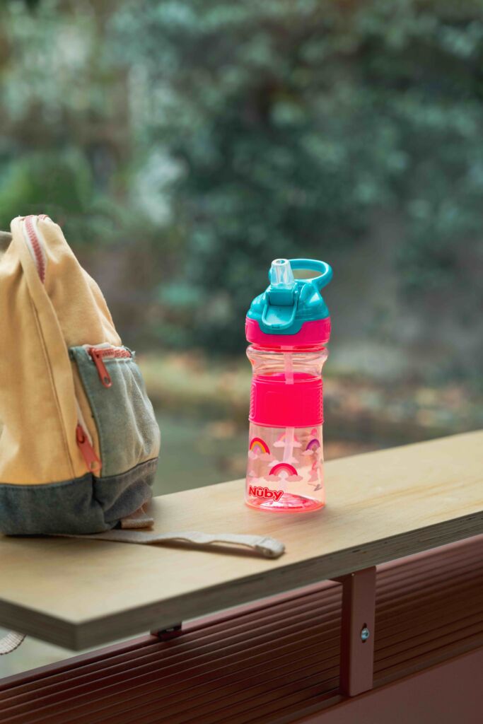 Los vasos Nûby vienen en todos los colores del arco iris