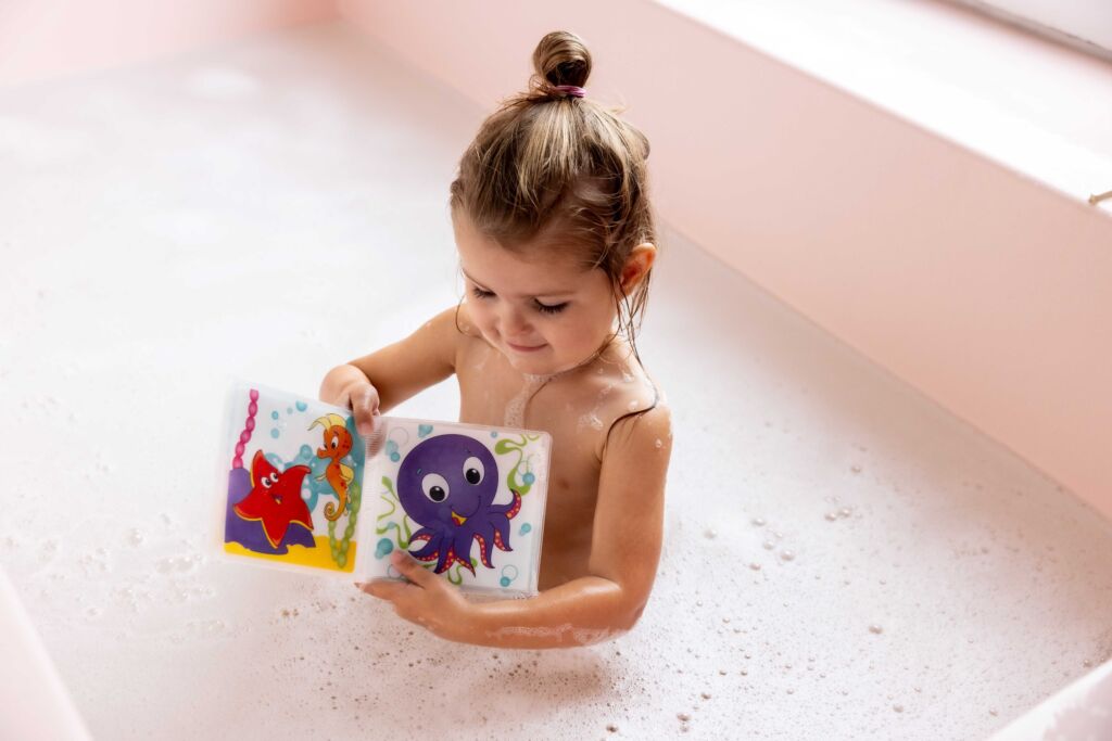 Combining colourful reading with bath time, talk about a win-win