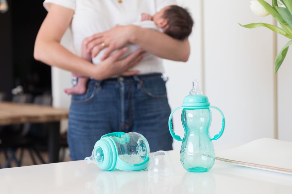 Eine Flasche ist ein wesentlicher Bestandteil Ihrer Babyausstattung