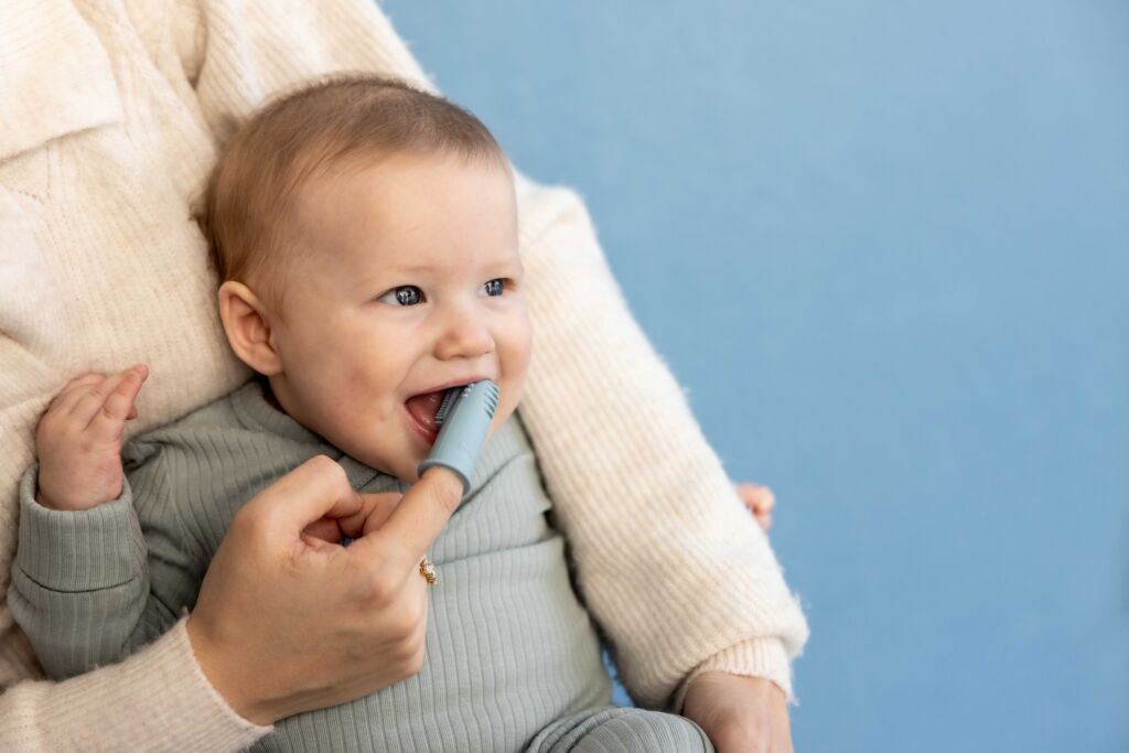 Facts and myths about teething