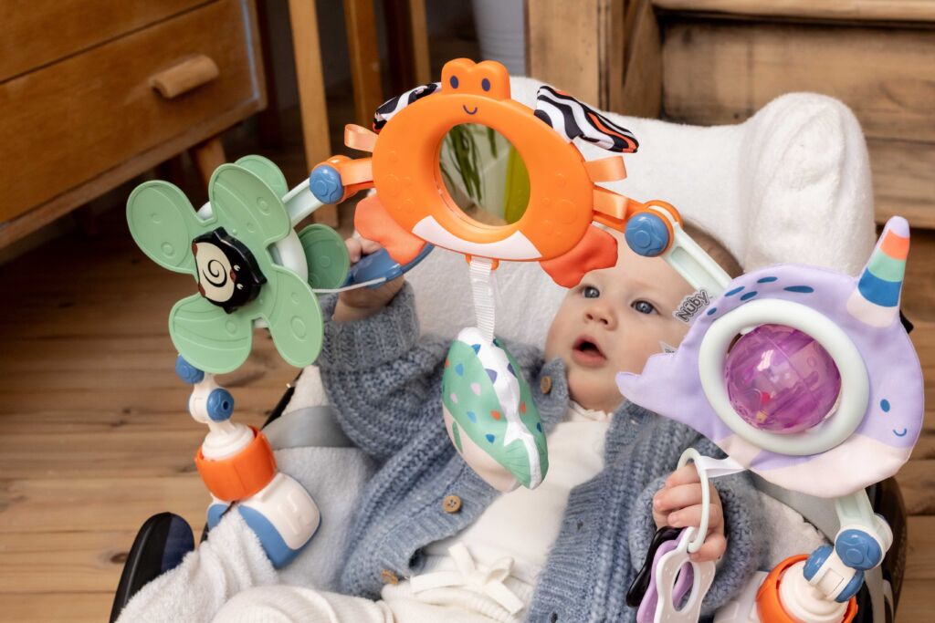 I giocattoli per bambini hanno spesso motivi in bianco e nero, perché i bambini li percepiscono prima.