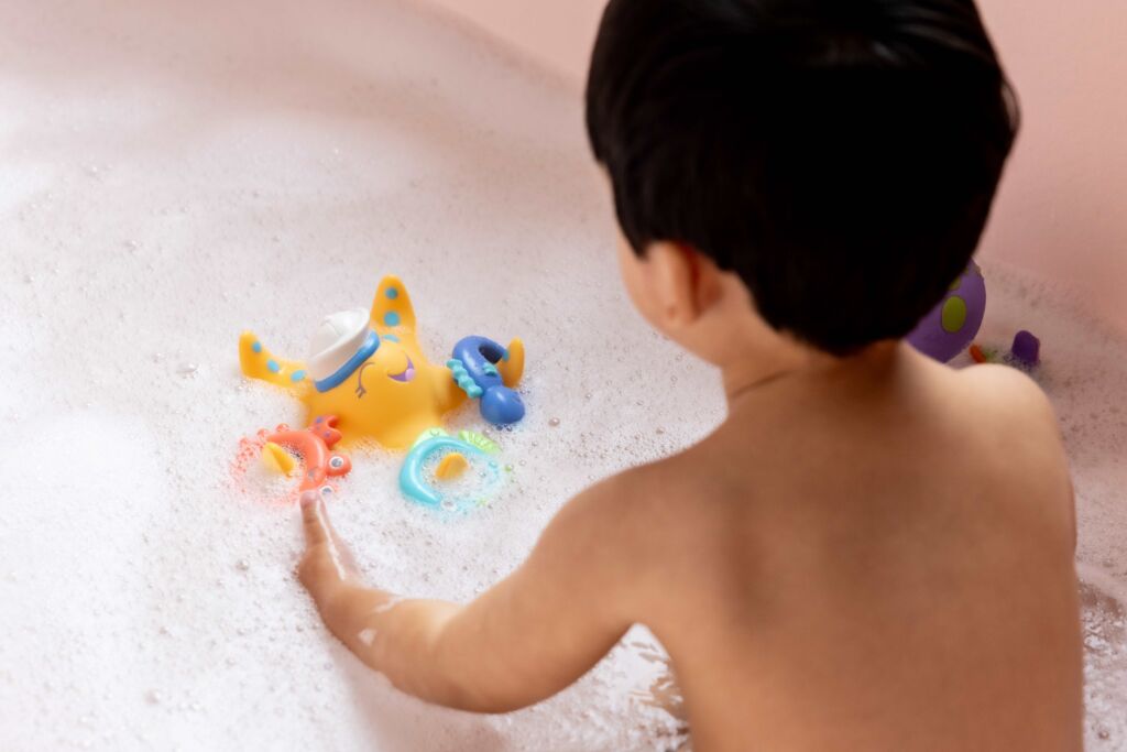 Nûby starfish encourages motor skills during bath time