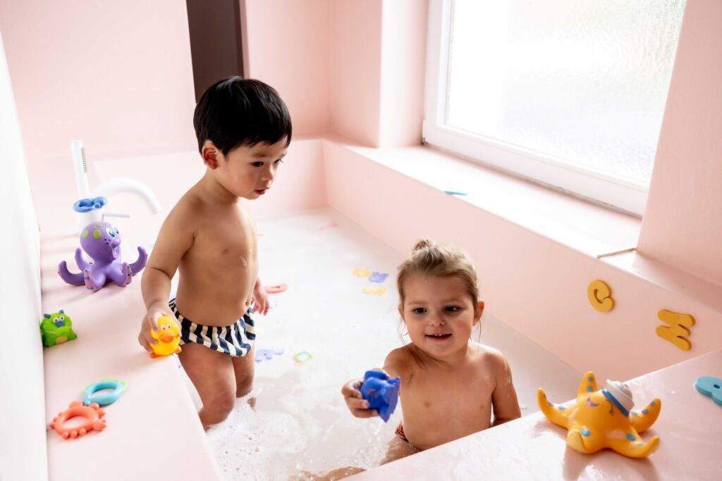Quels jouets de bain conviennent à quel âge et pourquoi?