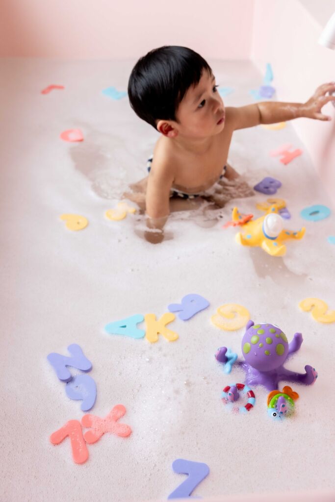 ¿Qué es más divertido que una bañera llena de juguetes?